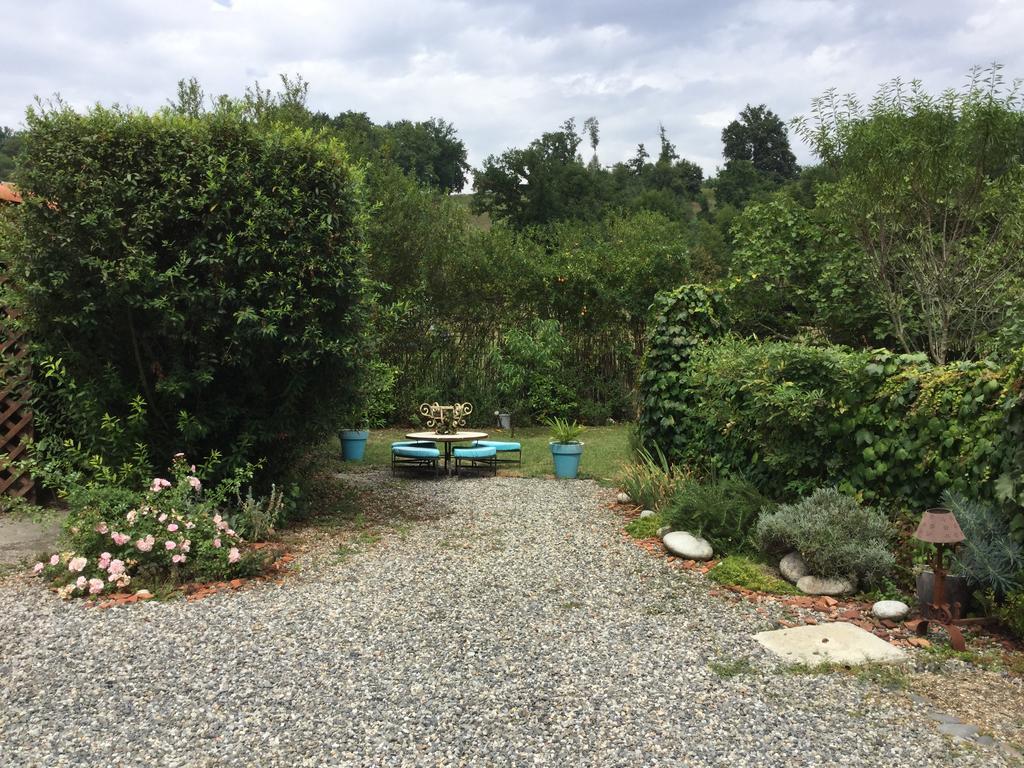Loft Atypique Panzió Villeneuve-de-Rivière Kültér fotó